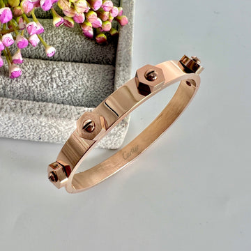 Rose Gold Screw Design Bangle – Elegant & Stylish Bracelet for Women